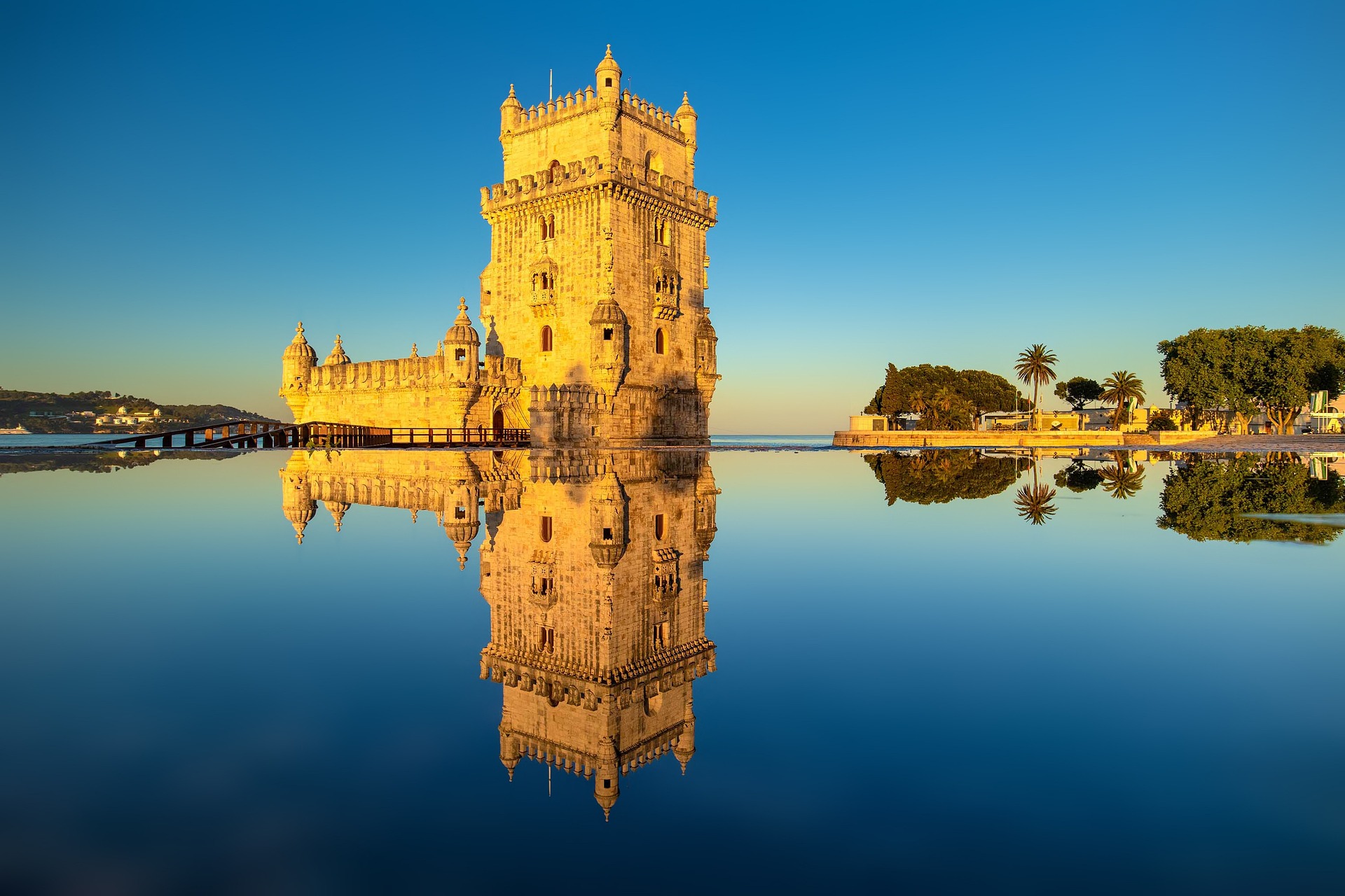 lisbon-gc3b16a672_1920.jpg